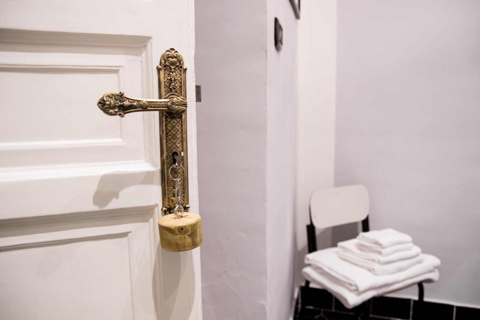 Balate Maqueda B&B Palermo Bilik gambar