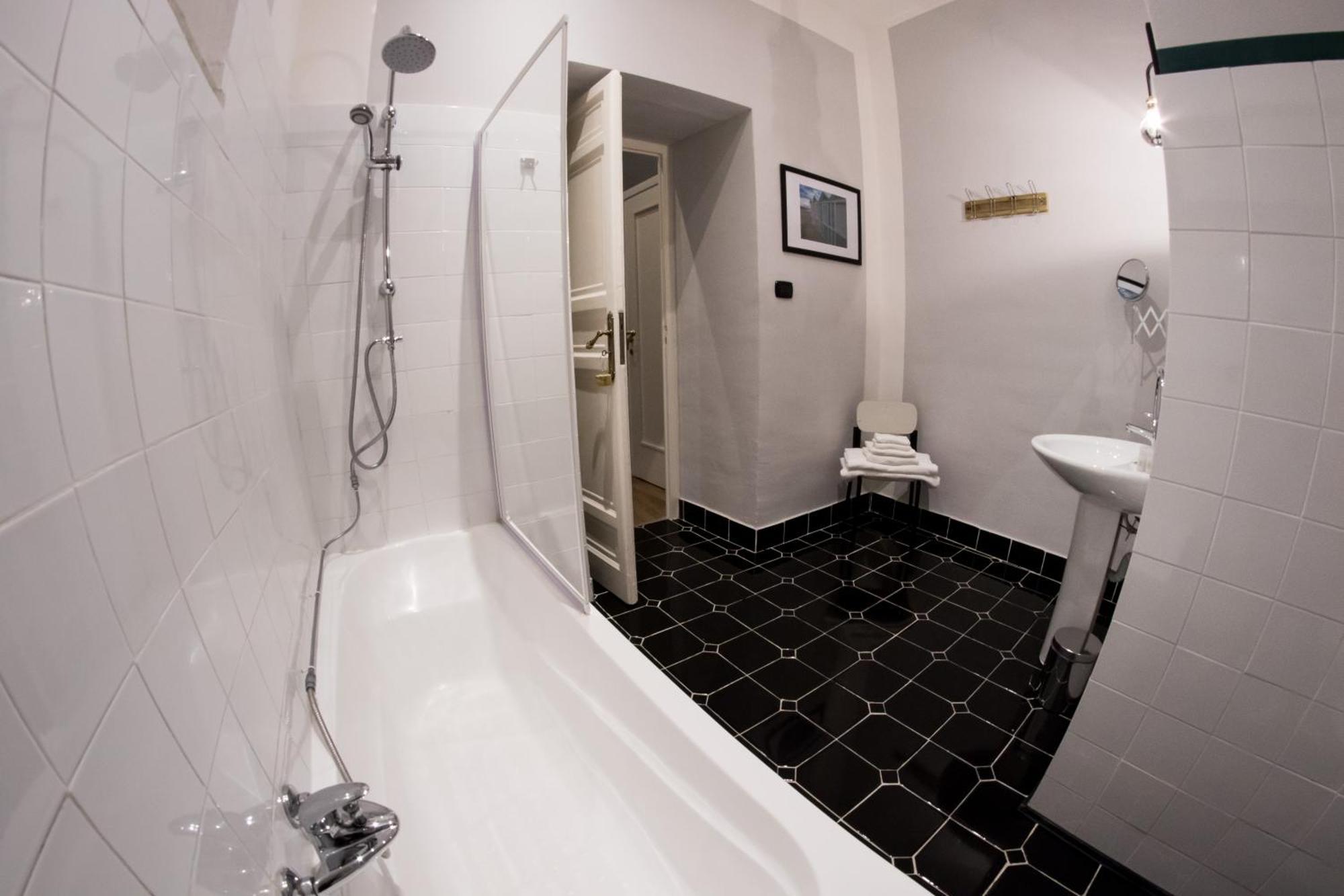 Balate Maqueda B&B Palermo Bilik gambar